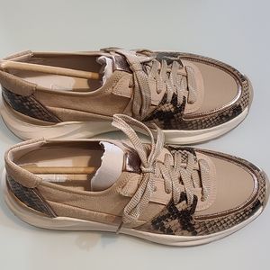 Naturalizer Sneakers